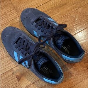 Adidas Gazelle men’s 7 / women’s 8.5 or 9